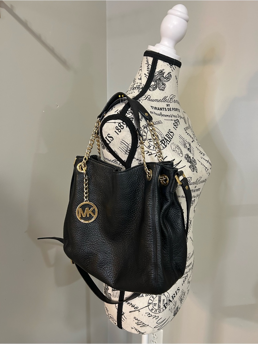 Michael Kors Jet Set Black Leather Chain-Handle Shoulder Bag with Gold Hardware
